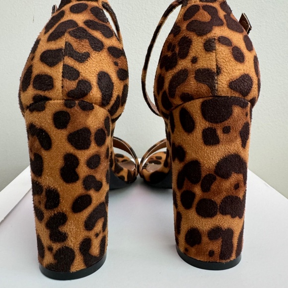 NEW Leopard Print Chunky Heels - Picture 4 of 4
